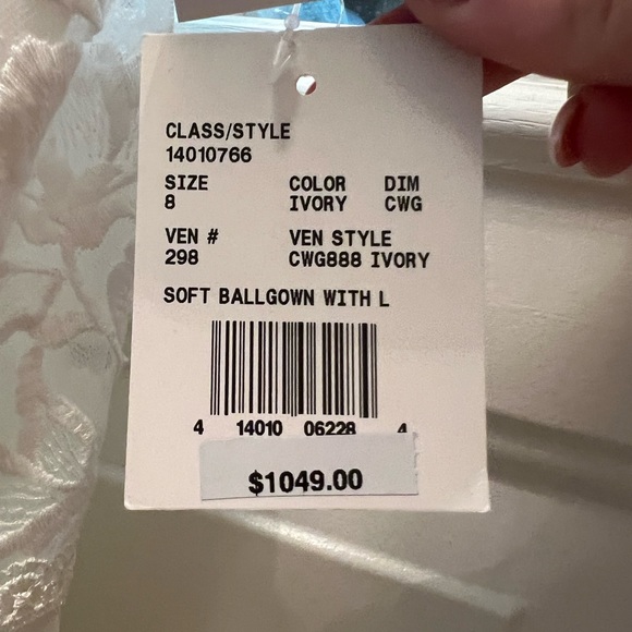 Wedding Dress - Oleg Cassini Soft Ball Gown With Lace - Ivory - Picture 10 of 13